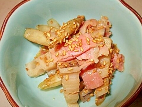 シャキシャキ感がたまらない！レンコンと牛蒡炒め